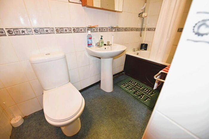 5 Bedroom House To Rent In Beamsley Mount, LS6