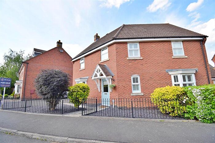 4 Bedroom Detached House For Sale In Crackthorne Drive, Coton Park, Rugby, CV23