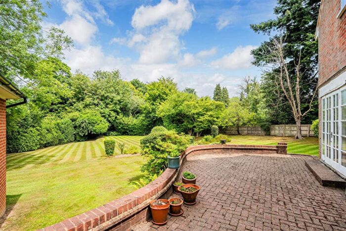 5 Bedroom Detached House For Sale In Waterhouse Lane, Kingswood, KT20