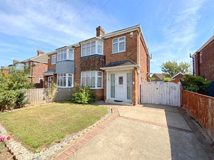 3 Bedroom Semi Detached House For Sale In Rosemary Avenue, Grimsby, DN34