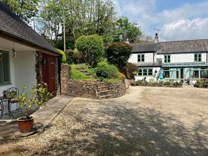 3 Bedroom Semi-Detached House For Sale In Sticker, PL26