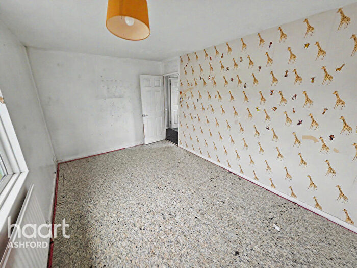 2 Bedroom Semi Detached House For Sale In Arden Road, Faversham, ME13