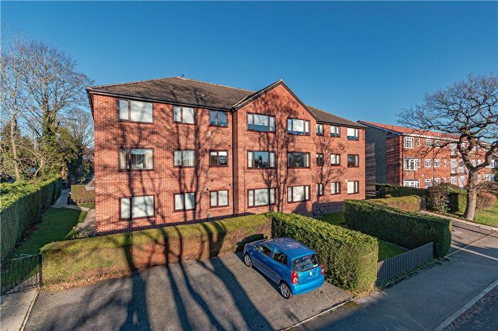2 Bedroom Flat For Sale In Arncliffe Road, Leeds, West Yorkshire, LS16