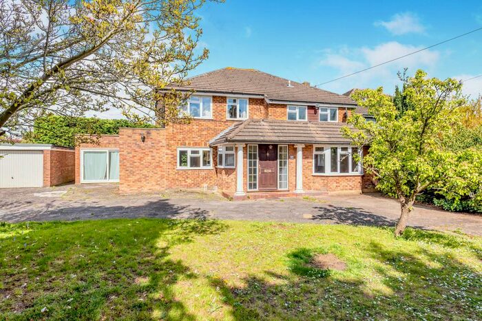 4 Bedroom Detached House To Rent In Avenue Road, Epsom, KT18