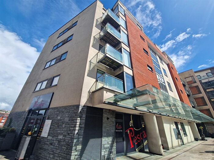 1 Bedroom Flat To Rent In Trawler Road, Swansea, SA1