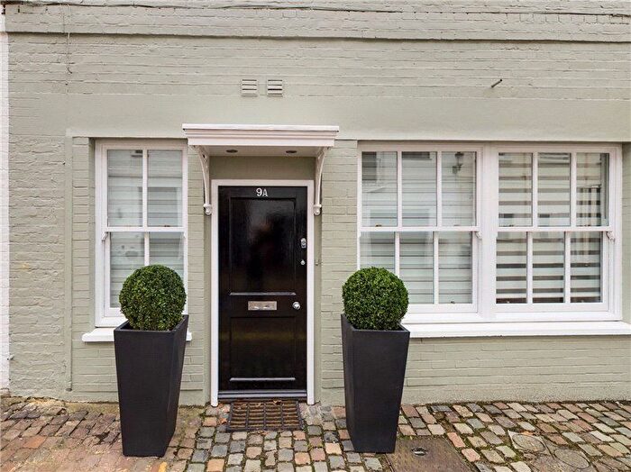 1 Bedroom Flat To Rent In Gaspar Mews, South Kensington, London, SW5