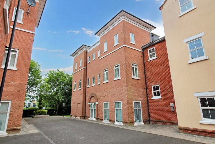 2 Bedroom Apartment To Rent In Pine Street, Aylesbury, HP19