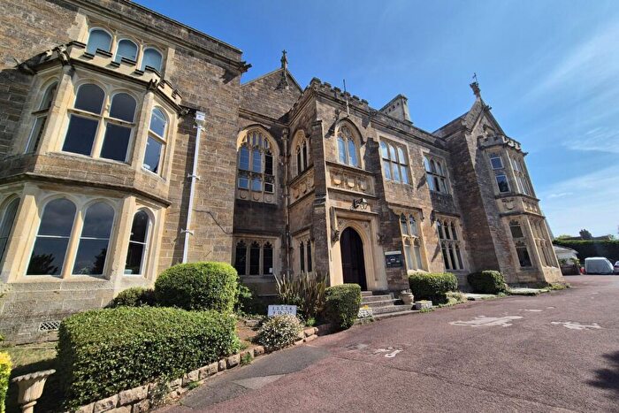 2 Bedroom Apartment For Sale In Claremont Hall, Clevedon, North Somerset, BS21