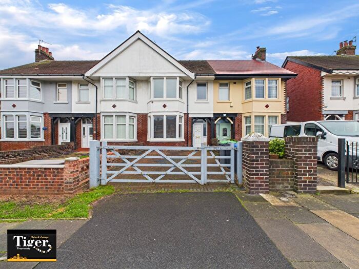 3 Bedroom Semi Detached House To Rent In Devonshire Road, Blackpool, FY3