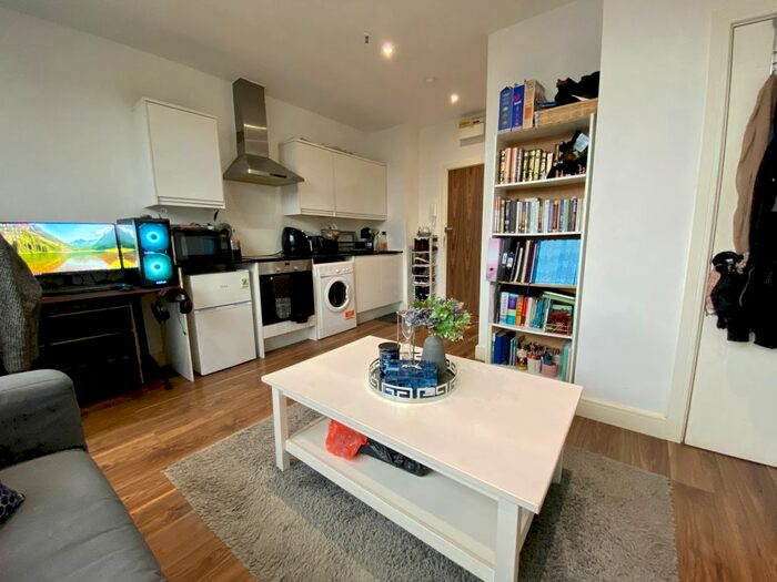 1 Bedroom Flat To Rent In Elmgrove Road, Harrow HA1