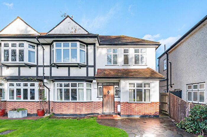 5 Bedroom Semi-Detached House To Rent In The Mead, Beckenham, BR3