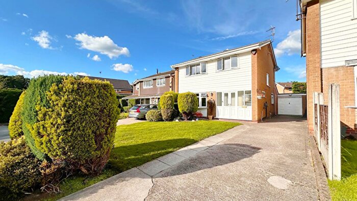 4 Bedroom Detached House For Sale In Knole Avenue, Poynton, SK12