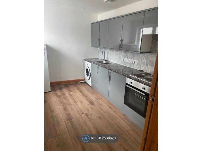 3 Bedroom Flat To Rent In Mill Lane, Bedminster, Bristol, BS3