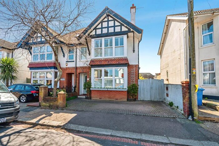 3 Bedroom Semi Detached House For Sale In Bassett Road, Bognor Regis, PO21