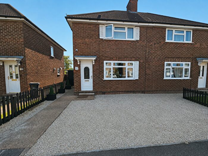 3 Bedroom House To Rent In Hilltop Avenue, Desborough, NN14