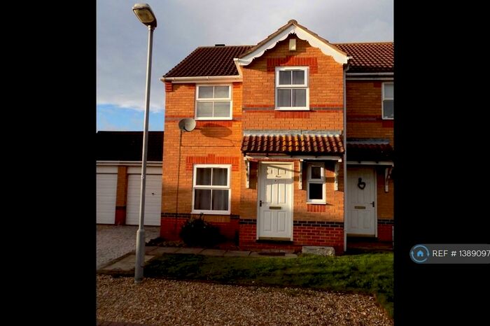 3 Bedroom Semi-Detached House To Rent In Kirton Close, Balderton, Newark, NG24