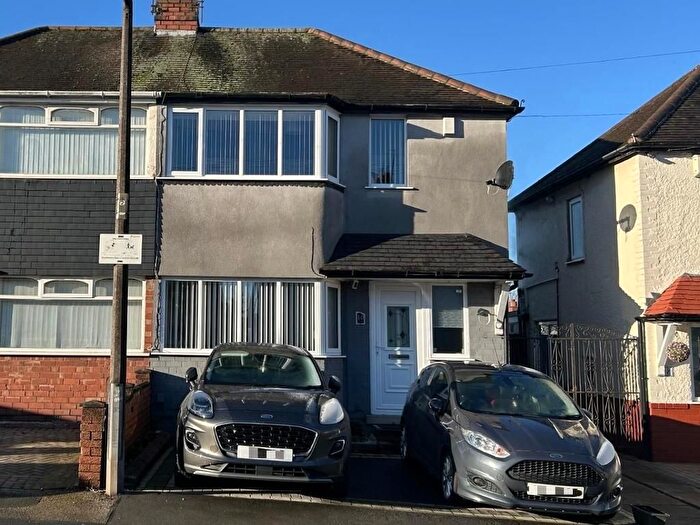 2 Bedroom Semi Detached House For Sale In Crockford Road, West Bromwich, West Midlands, B71