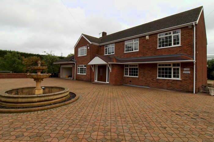 4 Bedroom Detached House To Rent In Netherhall Road, Roydon, Harlow, CM19