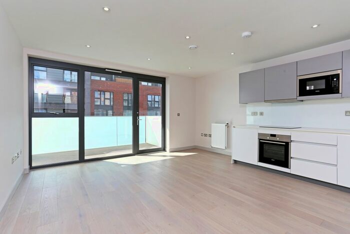 1 Bedroom Flat To Rent In Singapore Road, London, W13