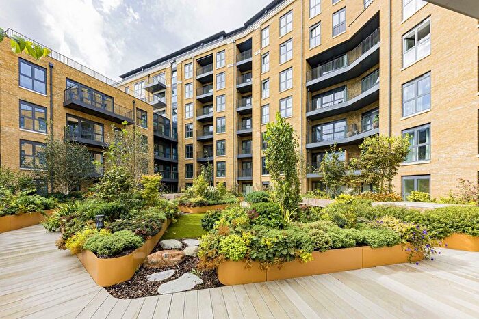 2 Bedroom Flat To Rent In Wheatfield Way, Kingston Upon Thames, KT1