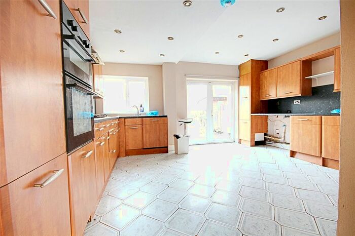 4 Bedroom Terraced House To Rent In High Street, Enfield, EN3