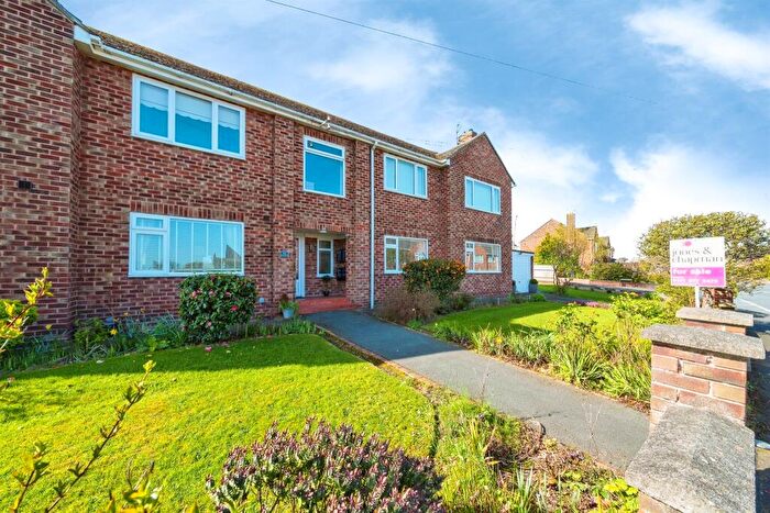 2 Bedroom Apartment For Sale In Ennisdale Drive, Wirral, CH48