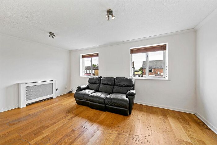 2 Bedroom Flat For Sale In Feltham Road, Ashford, TW15