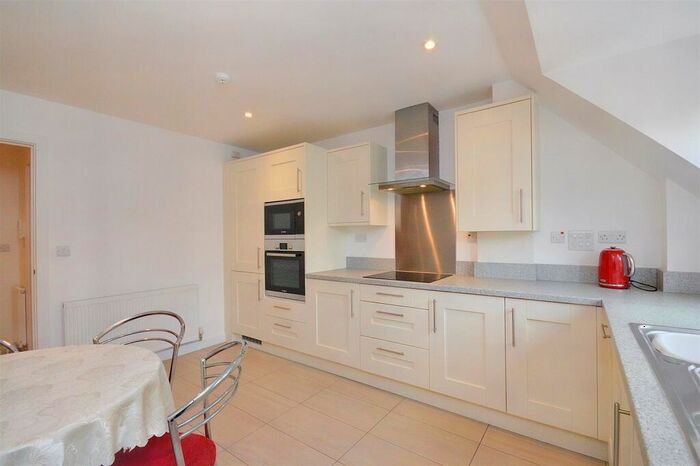 2 Bedroom Flat For Sale In Carlisle Road, Eastbourne, BN20