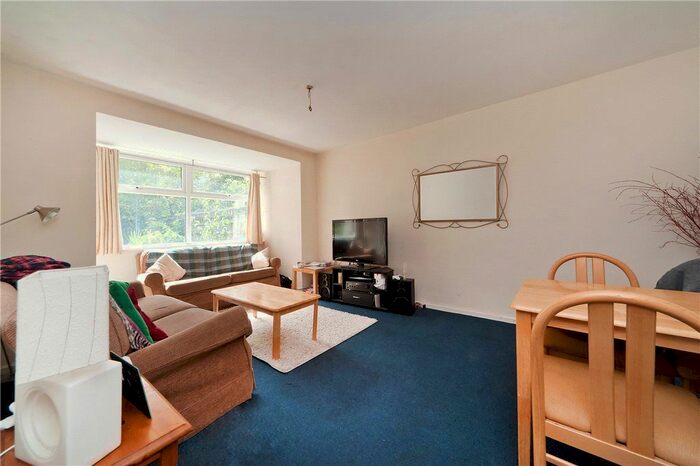 3 Bedroom Detached House To Rent In Scrutton Close, Clapham South, London, SW12