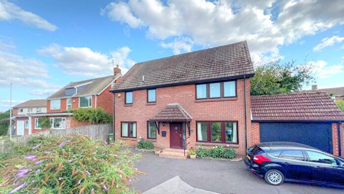 4 Bedroom Detached House For Sale In Winchester Road, Petersfield, Hampshire, GU32