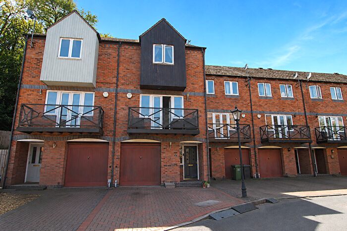4 Bedroom Town House For Sale In Round Hill Wharf, Kidderminster, DY11