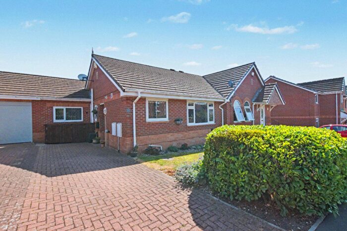 2 Bedroom Bungalow For Sale In St. Marys Park Approach, Leeds, West Yorkshire, LS12