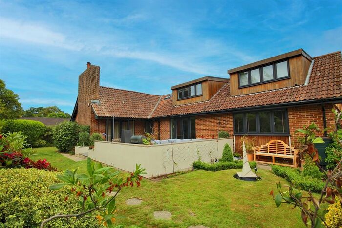 4 Bedroom Detached House To Rent In Oberfield Road, Brockenhurst, SO42