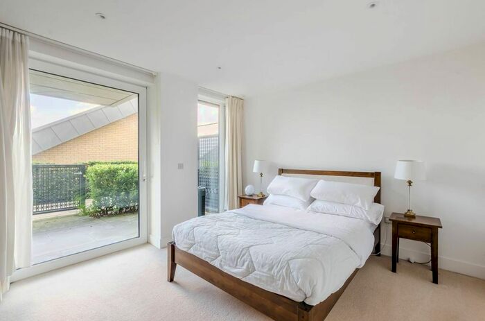 2 Bedroom Flat To Rent In Fulham Riverside, Sands End, London, SW6