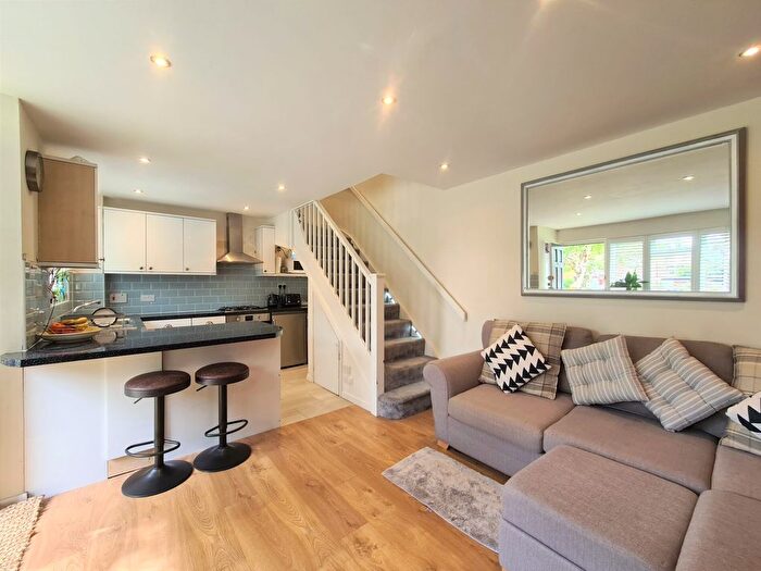 1 Bedroom Terraced House To Rent In Acorn Grove, Ruislip, HA4