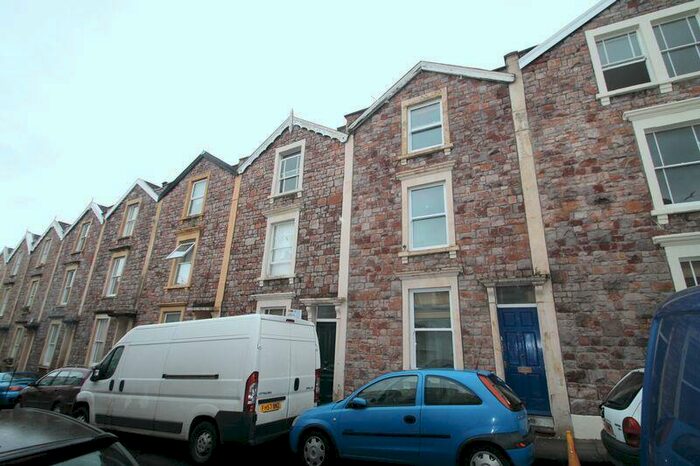 5 Bedroom Terraced House To Rent In Student Property, Southernhay Crescent, Clifton, Bristol, BS8