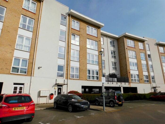 2 Bedroom Flat To Rent In Romulus Road, Gravesend, DA12