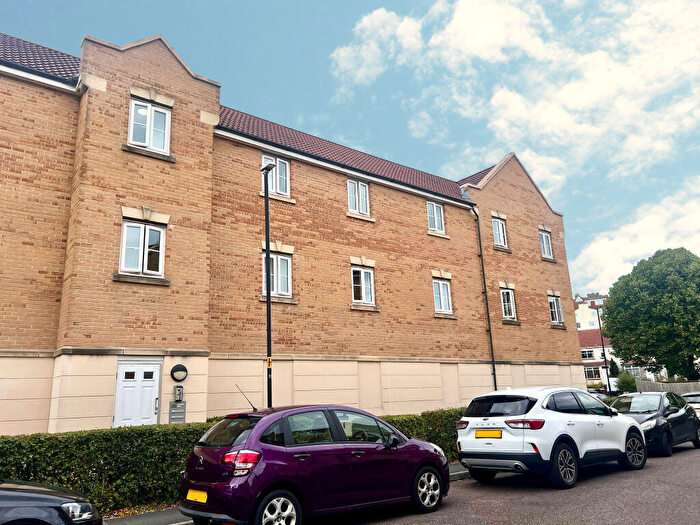 2 Bedroom Flat To Rent In Dickinson Fields, Bedminster, Bristol, BS3