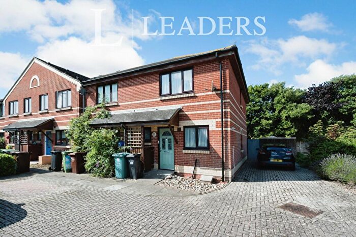 2 Bedroom Terraced House To Rent In Tamarisk Close, Southsea, PO4