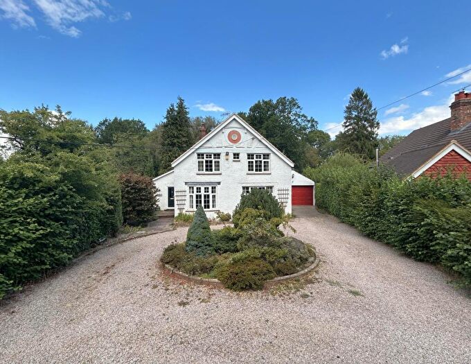 5 Bedroom Detached House For Sale In Newchapel Road, Lingfield, RH7