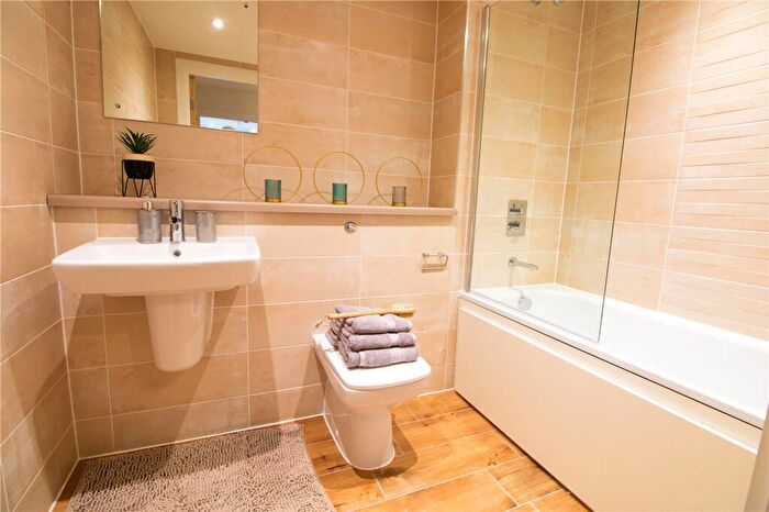 1 Bedroom Flat For Sale In Pomona Strand, Old Trafford, M16