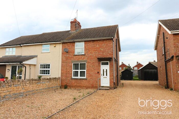 3 Bedroom Semi-Detached House For Sale In Helpston Road, Glinton, Market Deeping, PE6