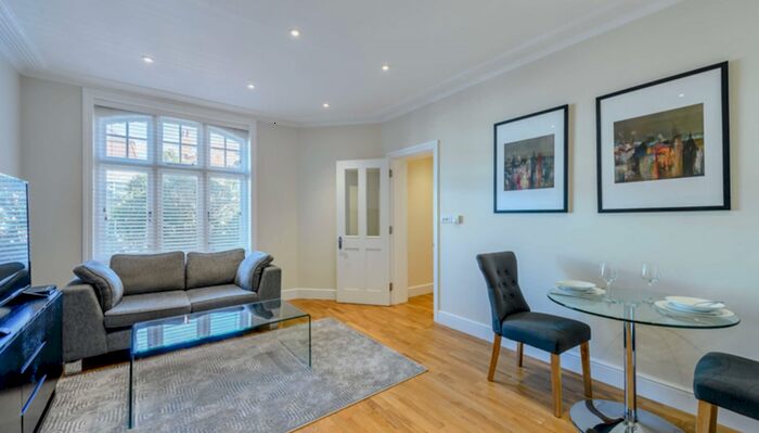 1 Bedroom Flat To Rent In Hamlet Gardens, London, W6
