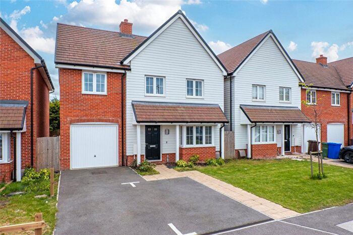 3 Bedroom Detached House For Sale In Pear Tree Orchard, Bapchild, Sittingbourne, Kent, ME10