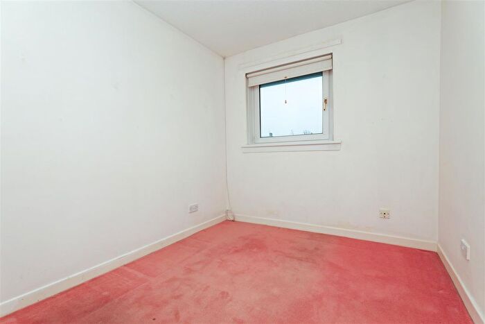 2 Bedroom Flat For Sale In Kirkinner Road, Mount Vernon, Glasgow, G32