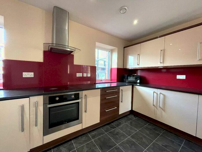 4 Bedroom Apartment To Rent In Ecclesall Road, S11