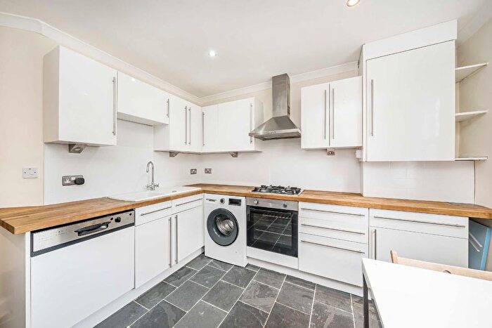 2 Bedroom Flat To Rent In Hitherfield Road, Streatham, SW16