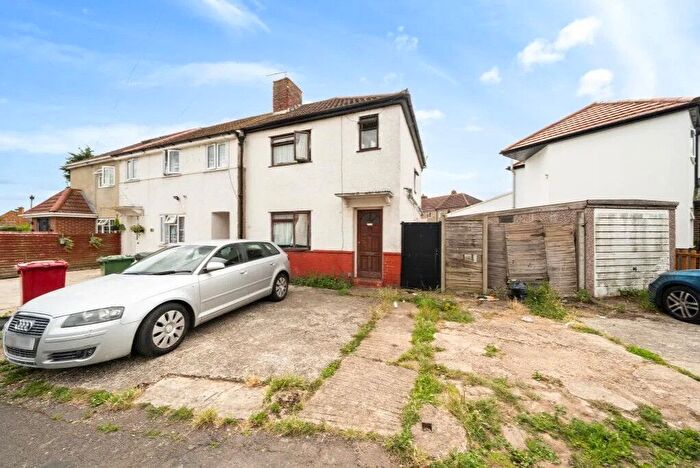 3 Bedroom End Terrace House For Sale In Waterbeach Road, Berkshire, SL1