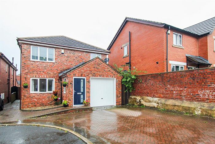 4 Bedroom Detached House For Sale In Tolson Street, Ossett, WF5