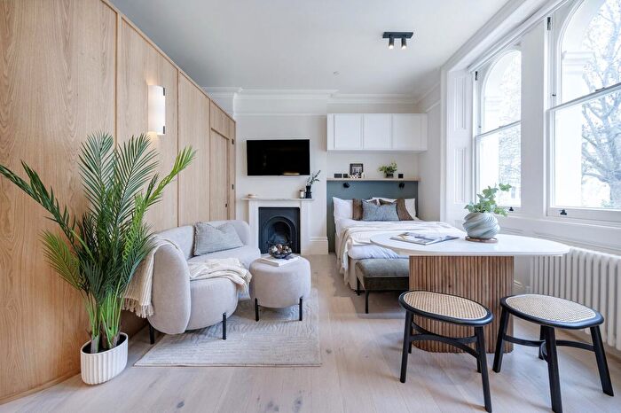 Studio To Rent In Kensington Gardens Square, London, W2
